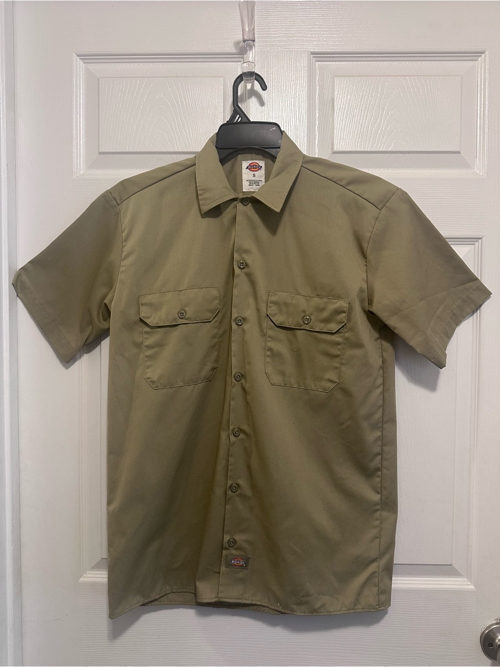 Dickies Men’s Short Sleeve Button-Front Work Shirt in Khaki